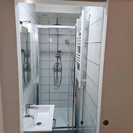 Confort - Salle De Bain - 5 Mins Gare Bed & Breakfast