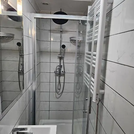 Confort - Salle De Bain - 5 Mins Gare Bed & Breakfast *